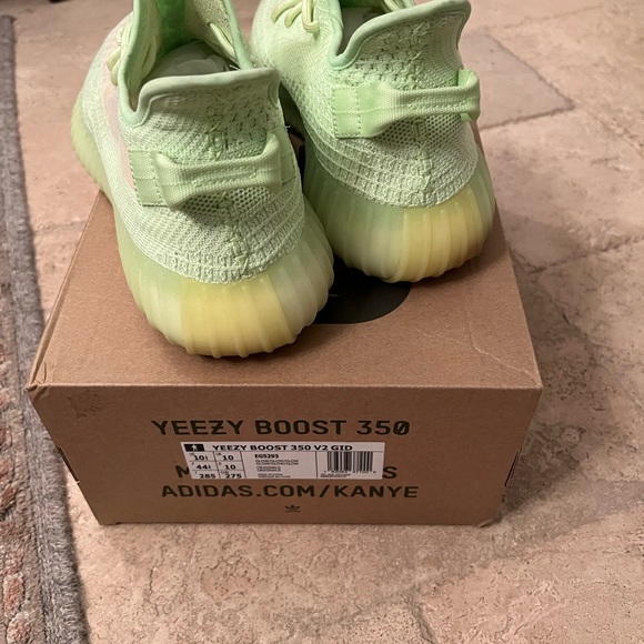 adidas Yeezy Boost 350 V2 Glow - Picture 6 of 7
